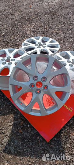 Оригинальные литые диски R18 Mazda