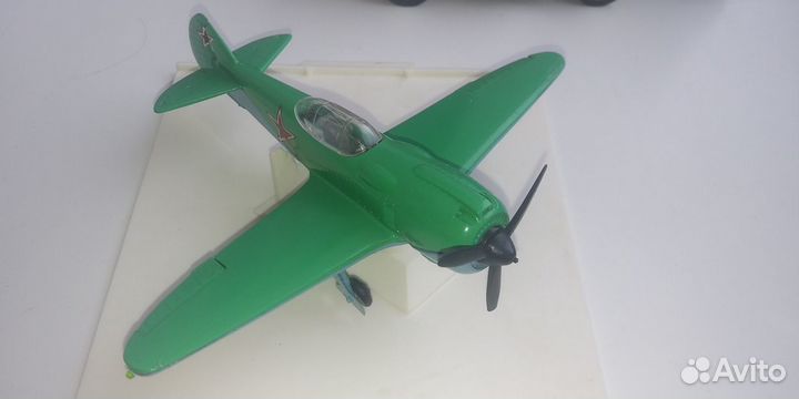 Модель самолёта, автомобилей 80-х