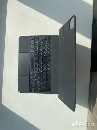 Чехол-клавиатура Apple Magic Keyboard