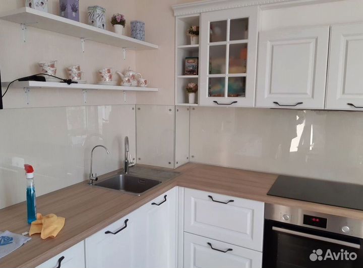 Стеклянный фартук на кухню