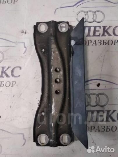 Кронштейн (сопут. товар) Audi A4 (B8) 2007-2015