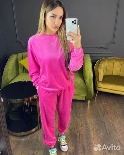 Костюм женский