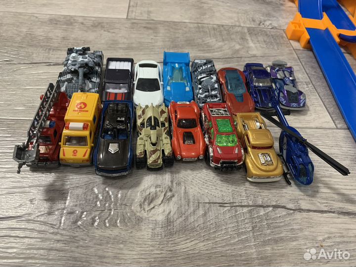 Игрушки и трек