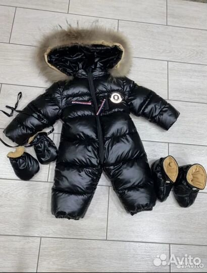 Зимний комбинезон для девочки