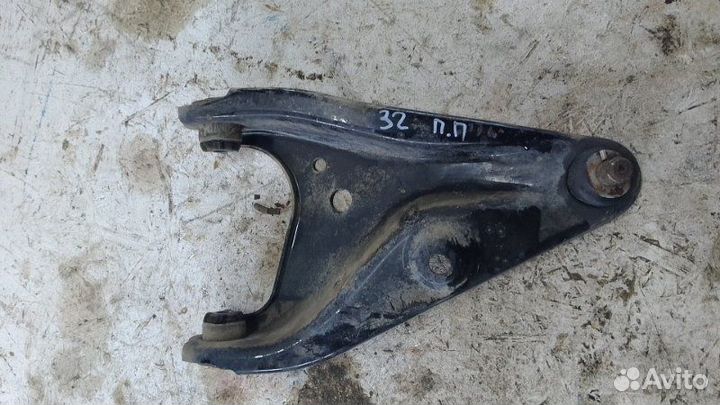 Рычаги подвески передние правые Renault Sandero 2