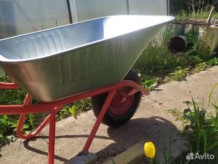 Тачка строительная новая