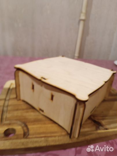 Деревянная коробка для подарка