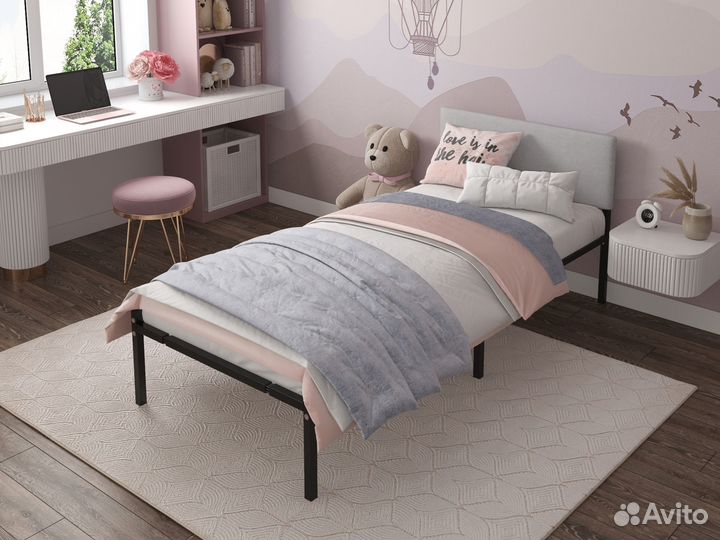 Кровать металлическая с мягкой спинкой