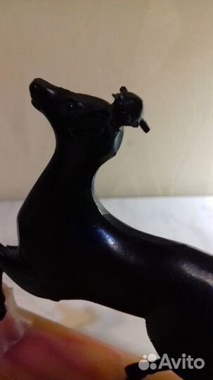 Декоративная щётка для одежды 