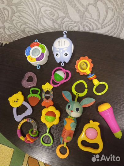 Погремушки и прорезыватели