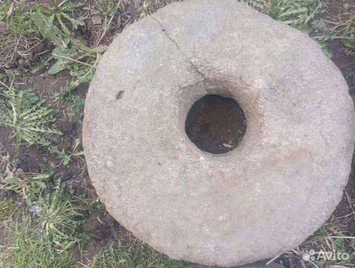 Каменные жернова