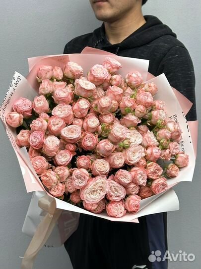 Букет из 51 Кустовых Пионовидных Роз с доставкой