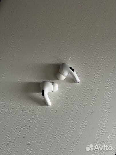 Продаю наушники airpods pro 1 поколения