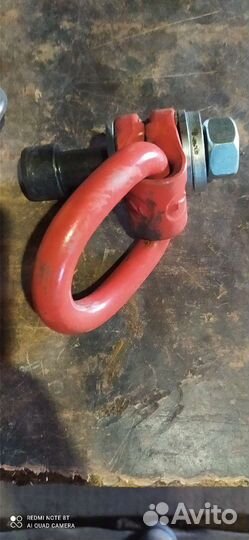 Буксировочный крюк