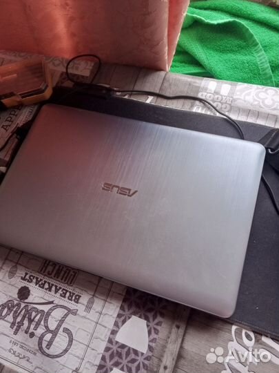 Ноутбук asus