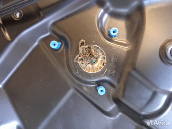 Стеклоподъемник задний левый Porsche Cayenne 9PA