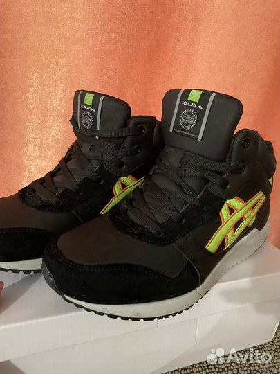 Кроссовки зимние