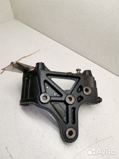 Кронштейн генератора Nissan Terrano LR50 VG33E