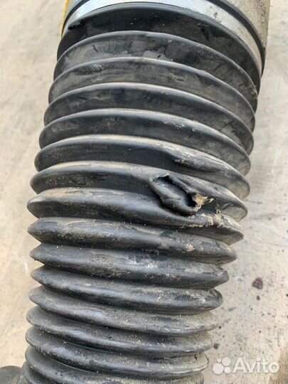 Пневмостойка задняя правая Volkswagen Touareg