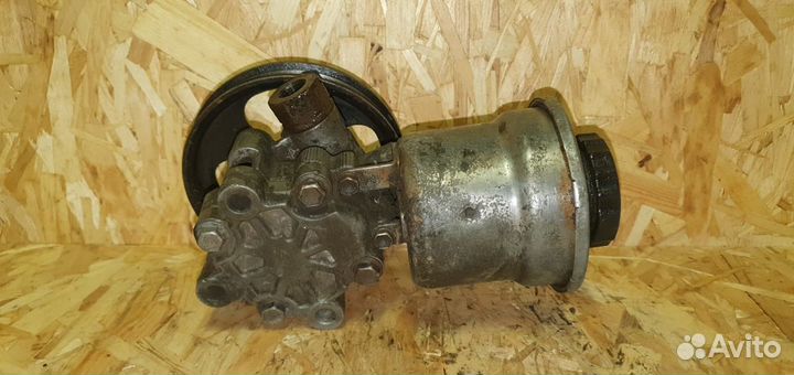 Насос гидроусилителя Toyota Vitz Platz 1SZ