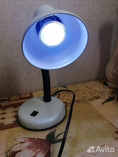 Лампа настольная