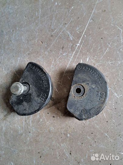 Кронштейн двигателя на Mercedes W203