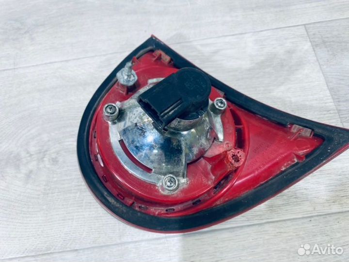 Фонарь задний правый Volkswagen Golf V хетчбэк