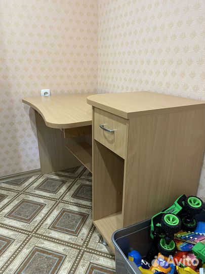 Компьютерный стол