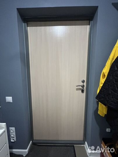 Продам новую входную дверь