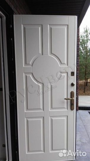 Двустворчатая входная дверь для дома