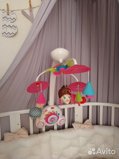 Музыкальный мобиль на кроватку