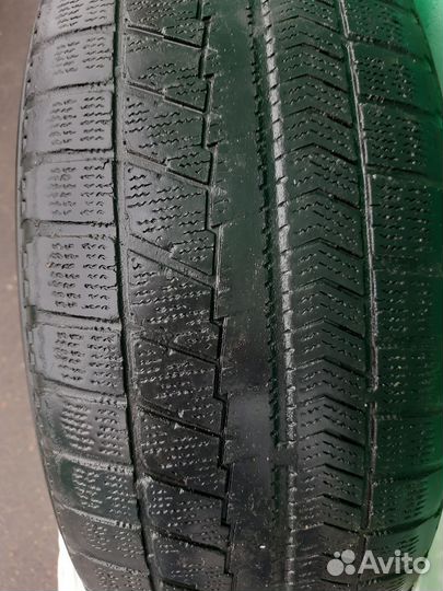 Bridgestone Blizzak VRX 225/60 R17