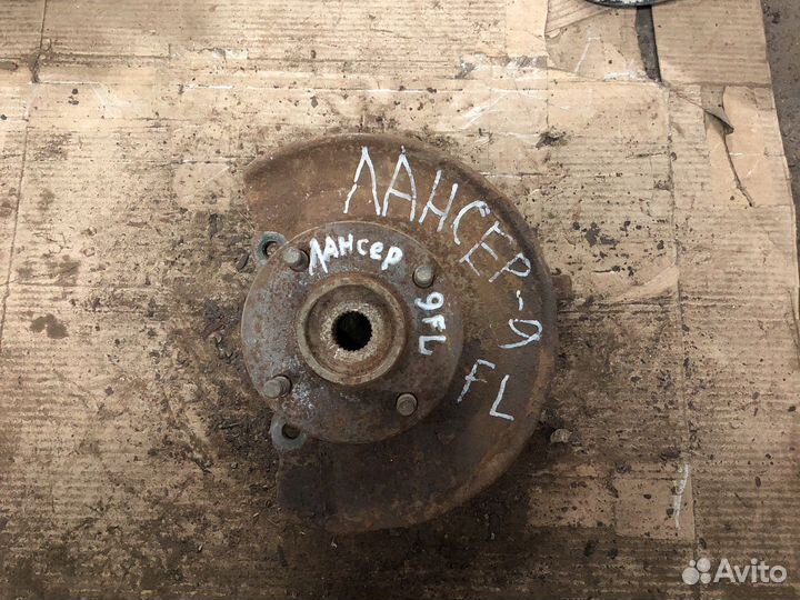 Mitsubishi lancer 9 кулак поворотный