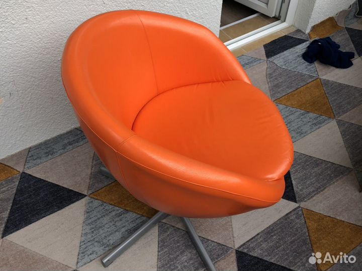 Кожаное кресло IKEA