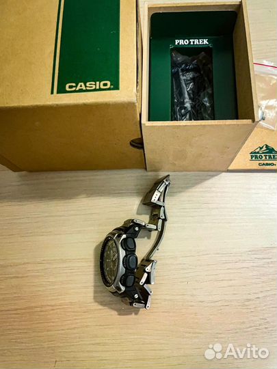 Часы casio pro trek