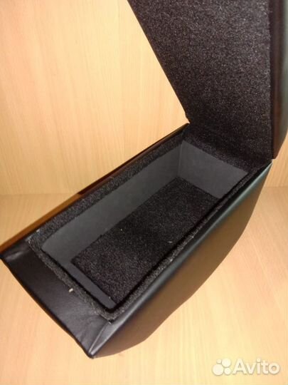 Подлокотник на Opel Astra H