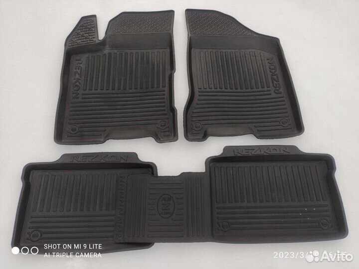 Автомобильные коврики резиновые