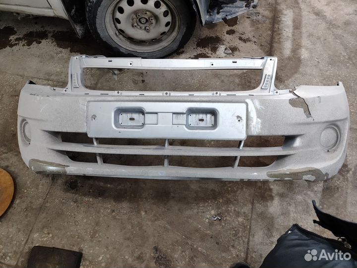 Передний бампер на LADA granta