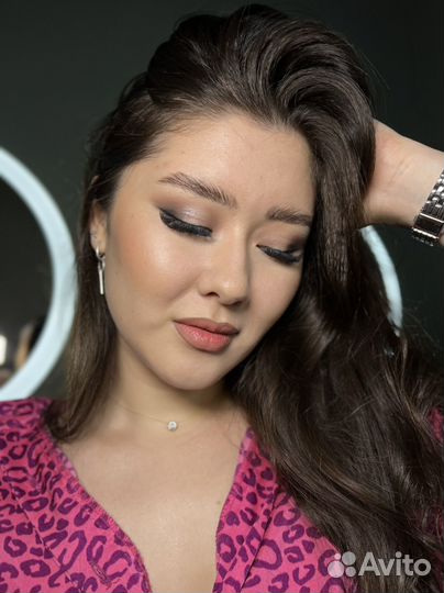 Макияж и прическа