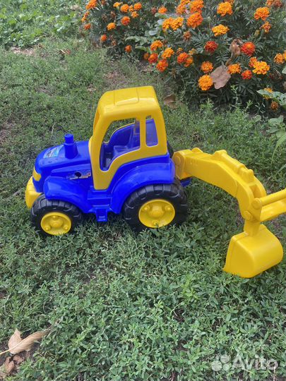 Синий трактор