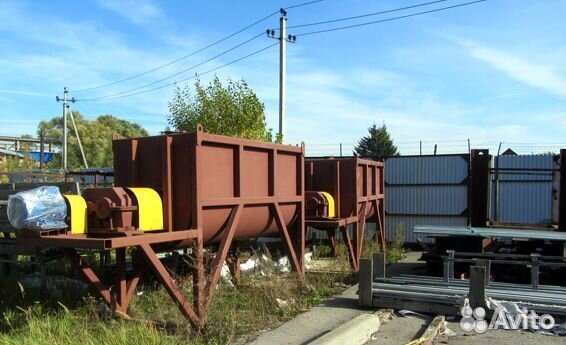 Горизонтальный смеситель с ленточной мешалкой