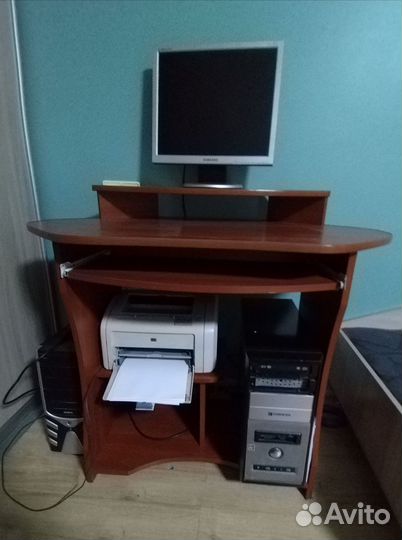 Компьютерный стол