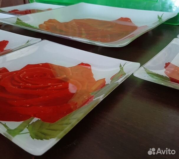 Сервировочные блюда, тарелки стеклянные