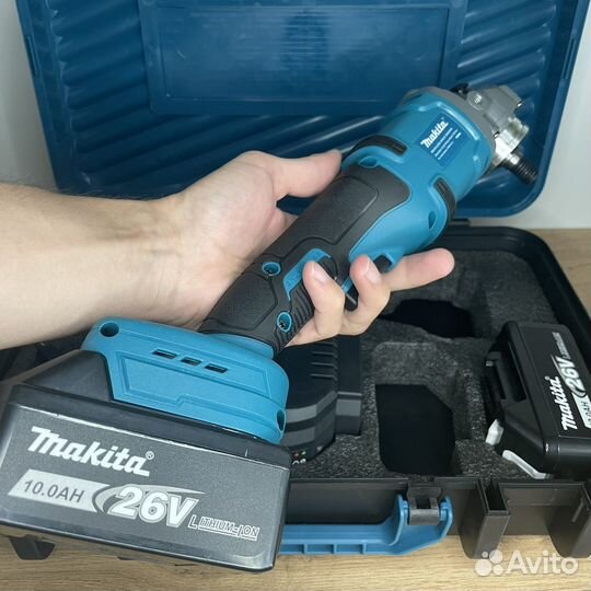 Аккумуляторная болгарка Makita