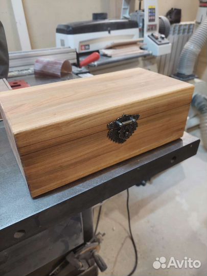 Деревянный ящичек шкатулка