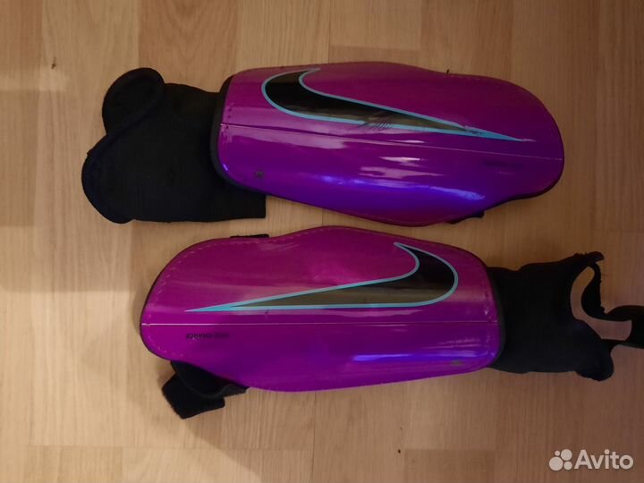 Щитки найк для голенищ,гетры,перчатки,маска на лиц