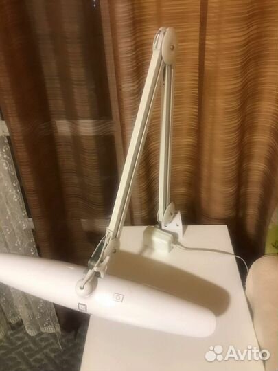 Лампа для наращивания ресниц и столик