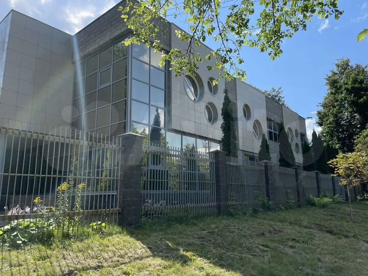 Офис, 292.5 м² + парковка 15 машин