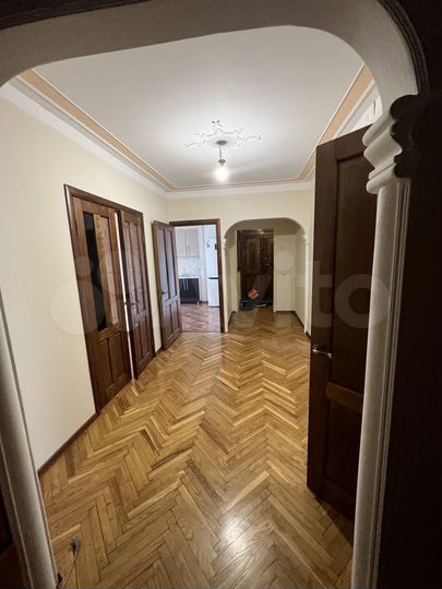 3-к. квартира, 85 м², 4/10 эт.