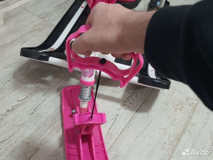 Детский снегокат с ручкой